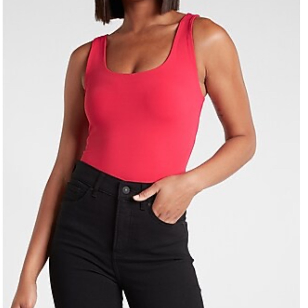 Body Contour High Compression Scoop
Neck Thong Bodysuit